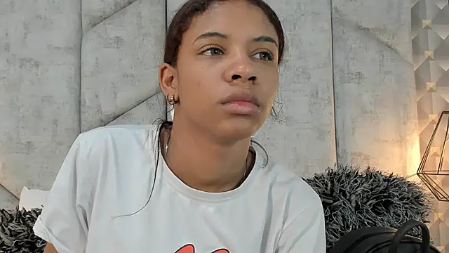 Snapshot of AshleyHill2 chatting on January 14, 2026, 4:07 am AshleyHill2 online show from January 14, 2026, 4:07 am