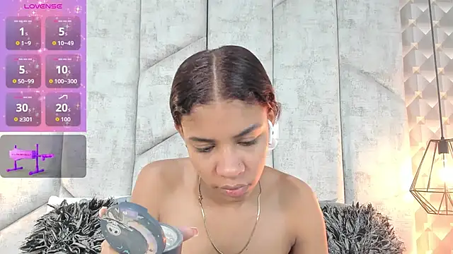 Snapshot of AshleyHill2 chatting on January 15, 2026, 3:00 am AshleyHill2 online show from January 15, 2026, 3:00 am