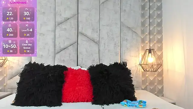 Snapshot of AshleyHill2 chatting on January 18, 2026, 1:53 am AshleyHill2 online show from January 18, 2026, 1:53 am