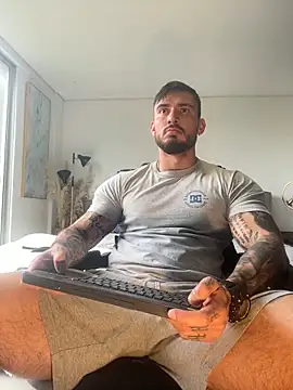 DimitriSullivan  online show from February 20, 2026, 1:11 pm