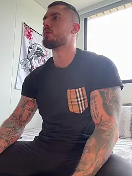 DimitriSullivan  online show from May 6, 2026, 2:33 pm