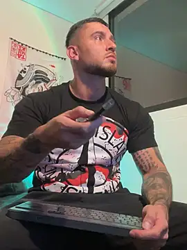DimitriSullivan  online show from May 25, 2026, 1:11 am