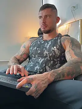 DimitriSullivan  online show from June 29, 2026, 7:47 pm