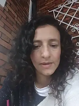 Snapshot of AriannaRussell_ chatting on July 28, 2026, 8:52 pm AriannaRussell online show from July 28, 2026, 8:52 pm