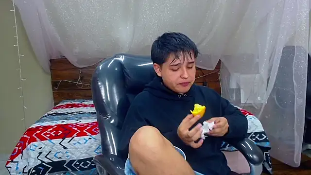 AndrewPherson online show from February 8, 2025, 12:28 pm