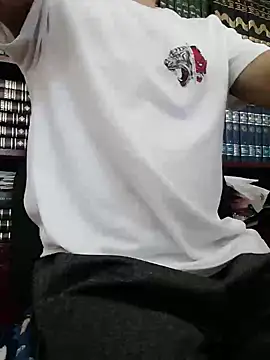 Snapshot of Tuchico_888 chatting on September 18, 2025, 9:28 pm Tuchico 888 online show from September 18, 2025, 9:28 pm