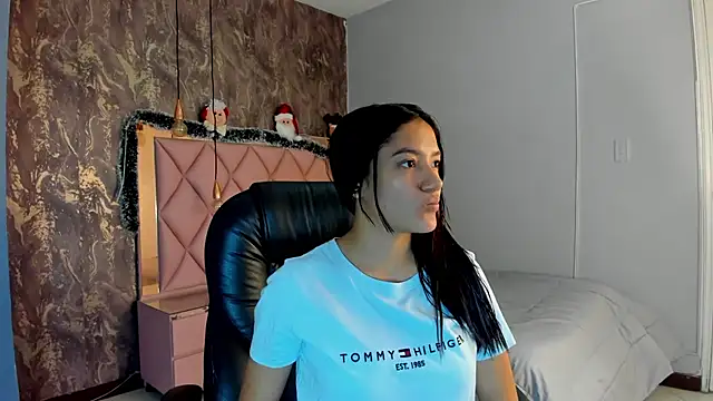 SKYLERWHIITEE online show from December 10, 2024, 3:20 am