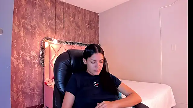 SKYLERWHIITEE online show from December 21, 2024, 6:09 am