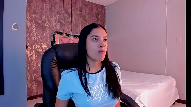 SKYLERWHIITEE online show from December 28, 2024, 2:54 am