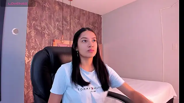 SKYLERWHIITEE online show from January 10, 2025, 2:25 am