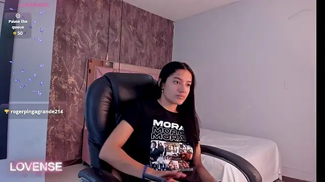 SKYLERWHIITEE online show from February 5, 2025, 5:41 am