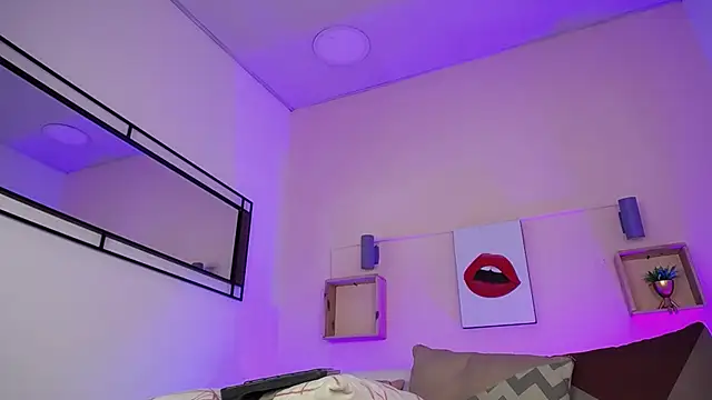 Snapshot of Aniie_Doll chatting on March 14, 2025, 12:54 am Aniie Doll online show from March 14, 2025, 12:54 am