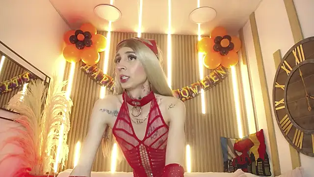 Snapshot of Aniie_Doll chatting on October 6, 2025, 9:01 pm Aniie Doll online show from October 6, 2025, 9:01 pm