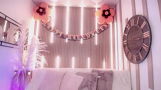 Snapshot of Aniie_Doll chatting on October 11, 2025, 8:18 pm Aniie Doll online show from October 11, 2025, 8:18 pm