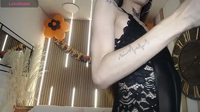 Snapshot of Aniie_Doll chatting on October 15, 2025, 8:42 pm Aniie Doll online show from October 15, 2025, 8:42 pm