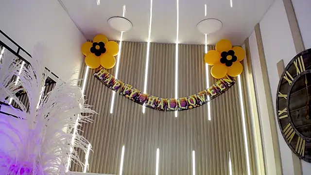 Snapshot of Aniie_Doll chatting on October 31, 2025, 8:54 pm Aniie Doll online show from October 31, 2025, 8:54 pm