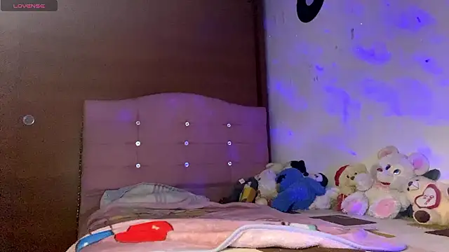 male couper online show from February 6, 2026, 1:21 am