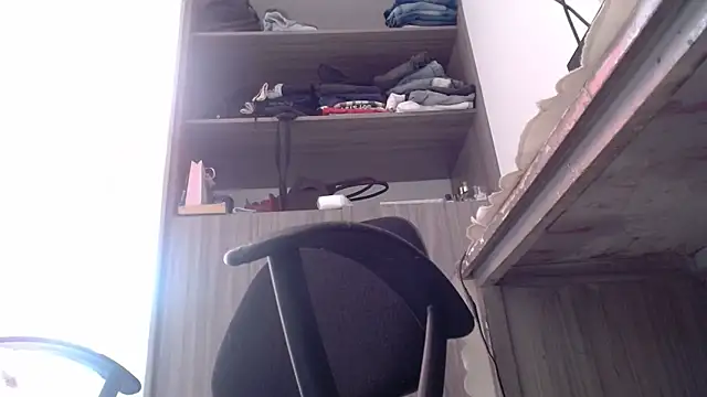 Snapshot of nicolle_milf1978 chatting on June 3, 2026, 2:33 pm nicolle milf1978 online show from June 3, 2026, 2:33 pm
