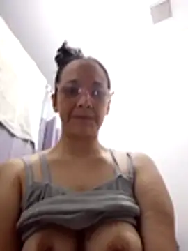 Snapshot of nicolle_milf1978 chatting on June 14, 2026, 4:25 am nicolle milf1978 online show from June 14, 2026, 4:25 am
