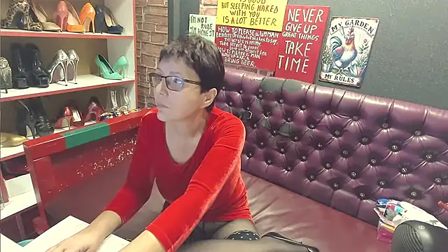 Snapshot of Lily4yourfun chatting on December 11, 2024, 7:09 am Lily4yourfun online show from December 11, 2024, 7:09 am