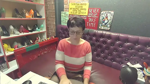 Snapshot of Lily4yourfun chatting on December 27, 2024, 6:35 am Lily4yourfun online show from December 27, 2024, 6:35 am