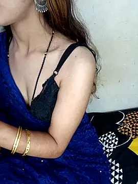 xpihu online show from October 18, 2025, 6:19 pm