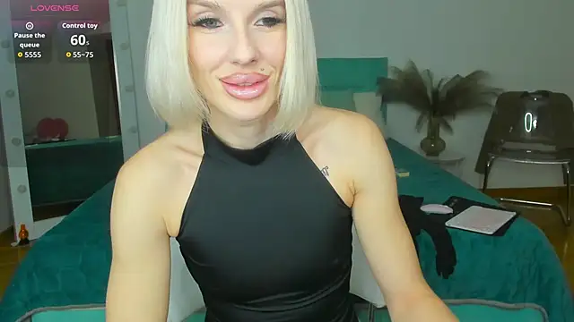 Snapshot of Lana_kitty__ chatting on November 12, 2025, 11:36 pm Lana kitty online show from November 12, 2025, 11:36 pm