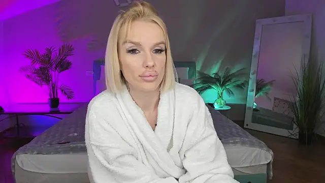 Lana kitty   online show from July 23, 2026, 4:32 am