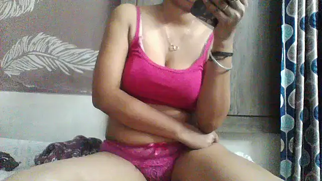 Snapshot of shalini_fire chatting on June 25, 2026, 10:31 am shalini fire online show from June 25, 2026, 10:31 am