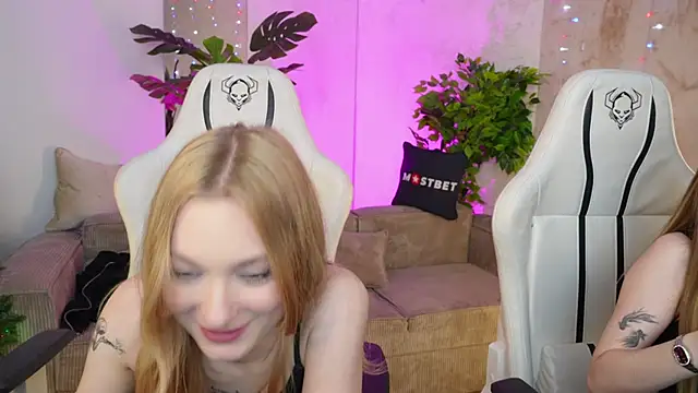 Snapshot of Maggie_tenderness chatting on December 24, 2024, 3:37 pm Maggie tenderness online show from December 24, 2024, 3:37 pm