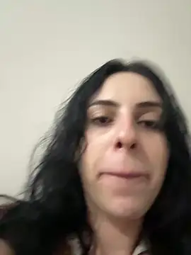 Snapshot of Morguisssz chatting on May 15, 2026, 9:44 pm Morguisssz online show from May 15, 2026, 9:44 pm