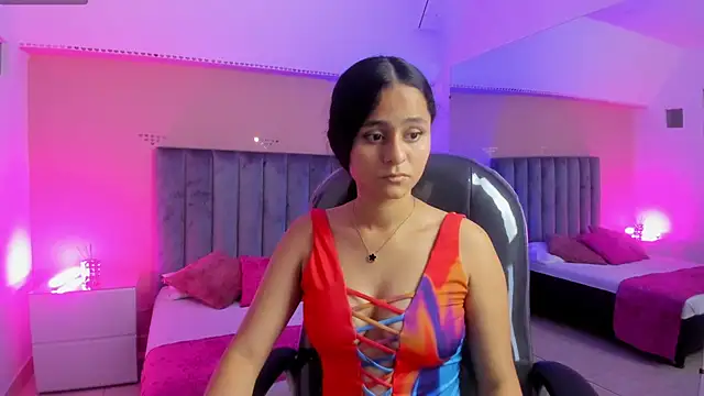 Snapshot of Giselle_Roldan chatting on May 7, 2026, 1:38 pm Giselle Roldan online show from May 7, 2026, 1:38 pm