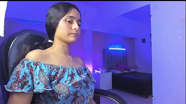 Snapshot of Giselle_Roldan chatting on May 24, 2026, 4:17 am Giselle Roldan online show from May 24, 2026, 4:17 am