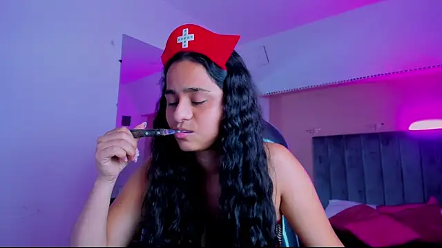 Snapshot of Giselle_Roldan chatting on July 19, 2026, 4:05 am Giselle Roldan online show from July 19, 2026, 4:05 am