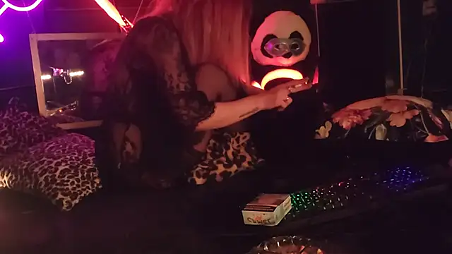 anonymouszN online show from January 15, 2025, 10:46 pm