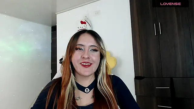 SarahXRusso online show from December 23, 2024, 4:01 am