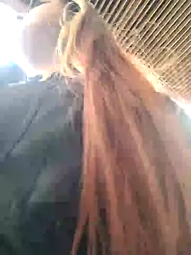 SarahXRusso online show from January 8, 2025, 9:44 pm