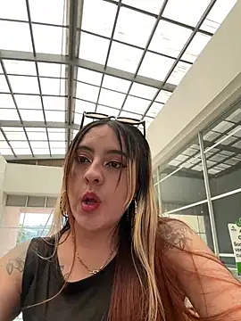 SarahXRusso online show from January 26, 2025, 5:02 pm