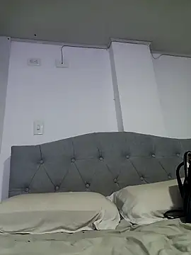 SarahXRusso online show from February 4, 2025, 4:37 am