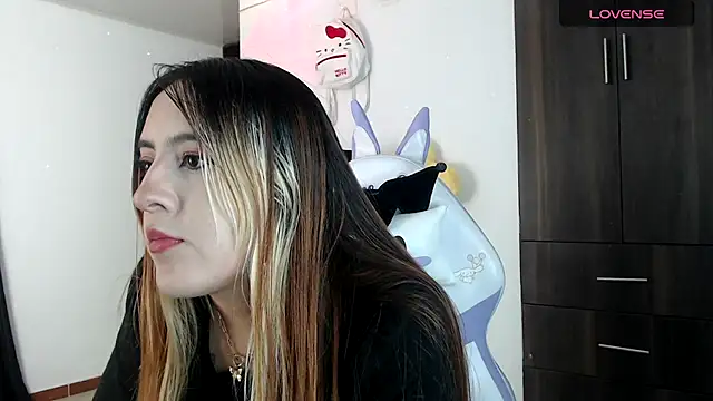 SarahXRusso online show from February 7, 2025, 2:19 am