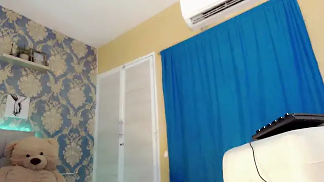 Snapshot of nicoledollts chatting on November 29, 2025, 4:04 am nicoledollts online show from November 29, 2025, 4:04 am