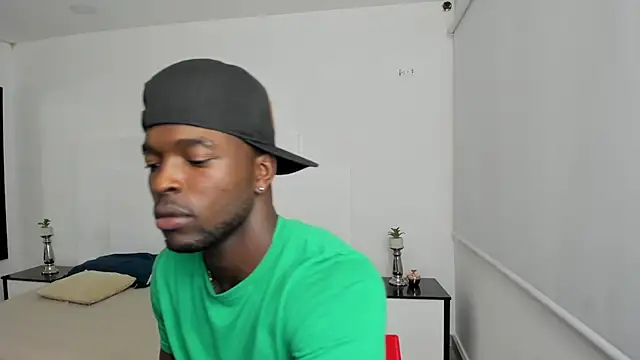 Snapshot of Dylan_Taylor chatting on February 1, 2025, 3:41 am Dylan Taylor online show from February 1, 2025, 3:41 am