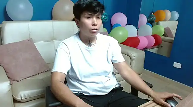 Snapshot of nato_evans chatting on February 3, 2025, 10:43 pm nato evans online show from February 3, 2025, 10:43 pm