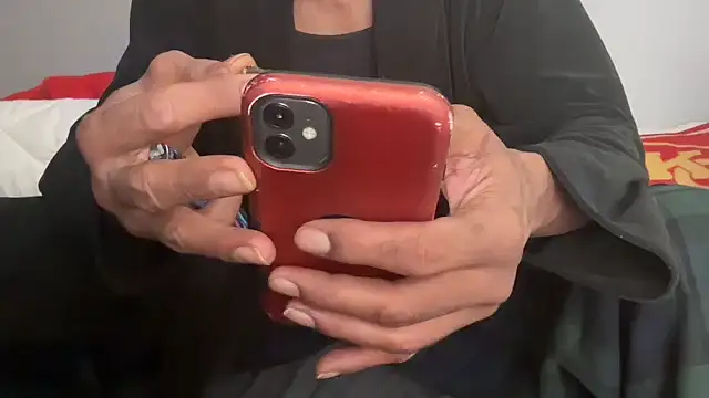 Snapshot of skarfosbabes69 chatting on November 3, 2025, 5:20 am skarfosbabes69 online show from November 3, 2025, 5:20 am