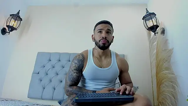Snapshot of bruno_miller_ chatting on May 25, 2026, 9:32 pm bruno miller online show from May 25, 2026, 9:32 pm