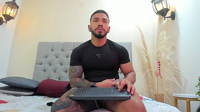 Snapshot of bruno_miller_ chatting on May 27, 2026, 9:01 pm bruno miller online show from May 27, 2026, 9:01 pm