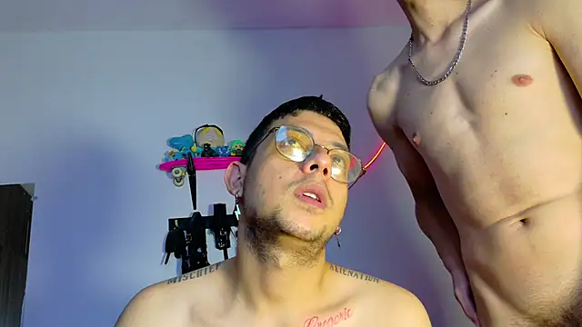 Snapshot of Nymphobuddies chatting on January 24, 2025, 9:06 am Nymphobuddies online show from January 24, 2025, 9:06 am