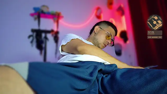 Snapshot of Nymphobuddies chatting on February 14, 2025, 4:58 am Nymphobuddies online show from February 14, 2025, 4:58 am