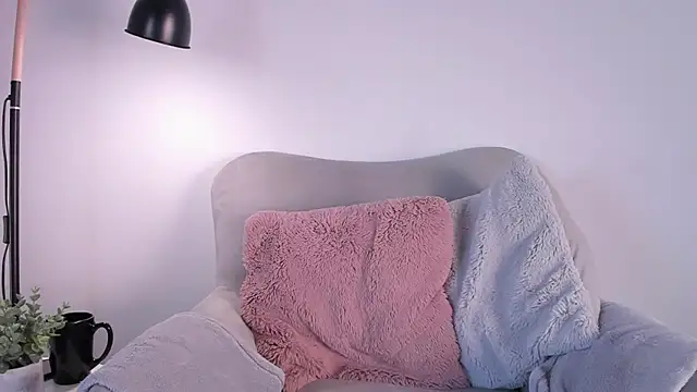 Snapshot of EmmaaCoel chatting on December 9, 2024, 9:37 pm EmmaaCoel online show from December 9, 2024, 9:37 pm