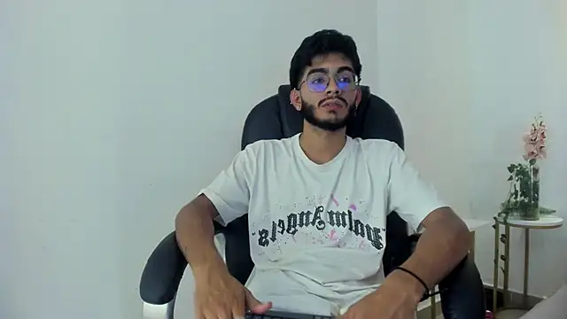 orion perla online show from February 24, 2025, 9:21 am